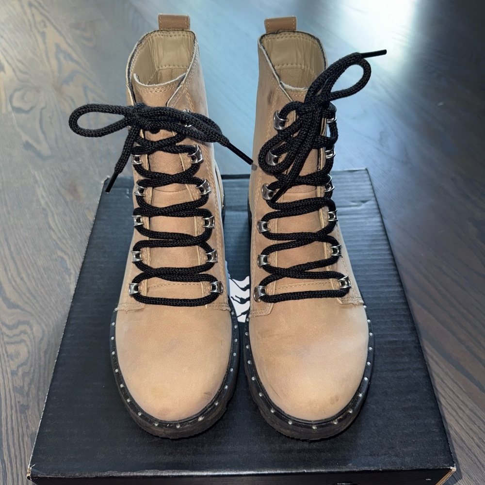 Sorel laceup waterproof boots